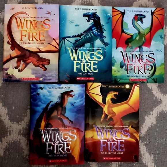 Wings of Fire Library of Books 1-5 - Picture 1 of 11